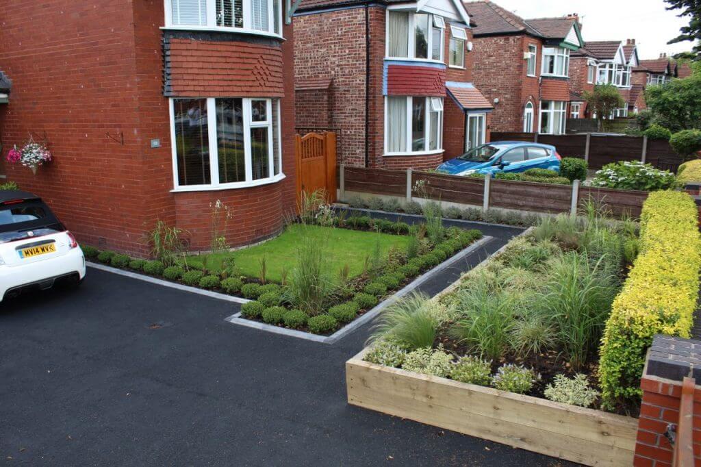 A garden makeover of a front garden by Garden blogger Lee Burkhill