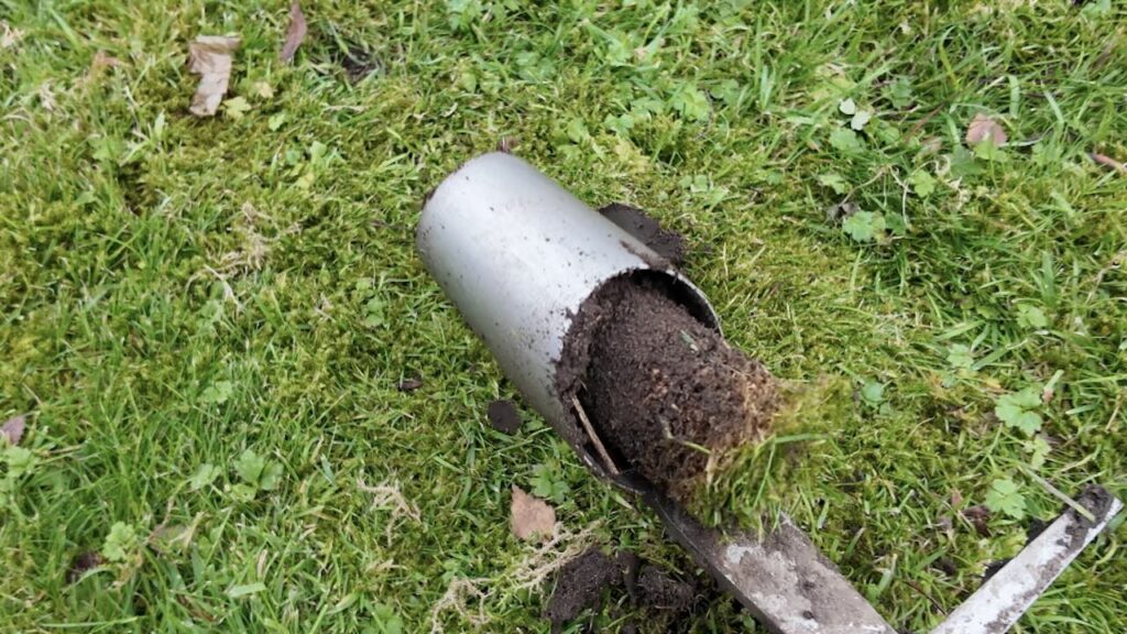 A bulb planter